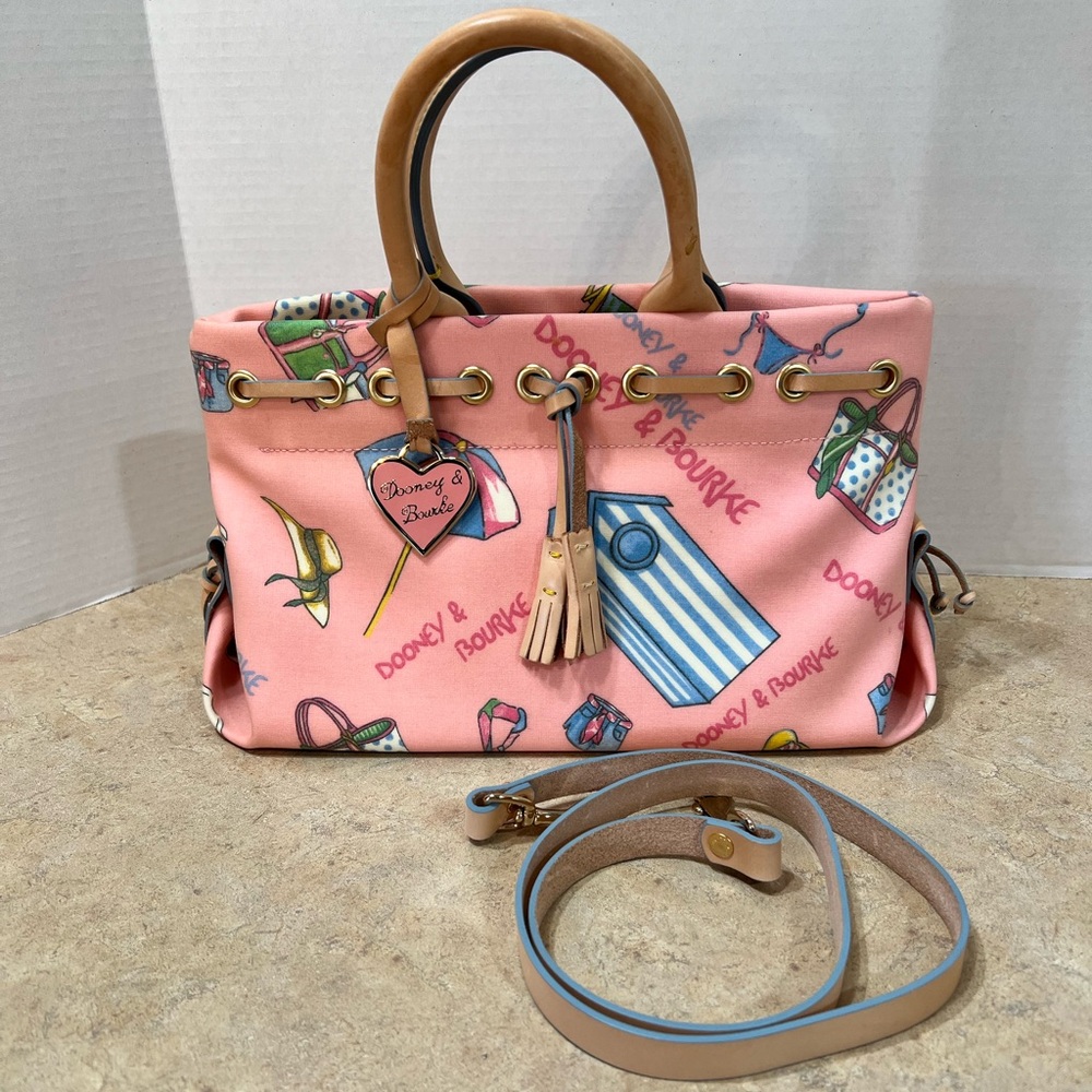 SOLD-Dooney & Bourke Summer Fashion Tassel Tote!